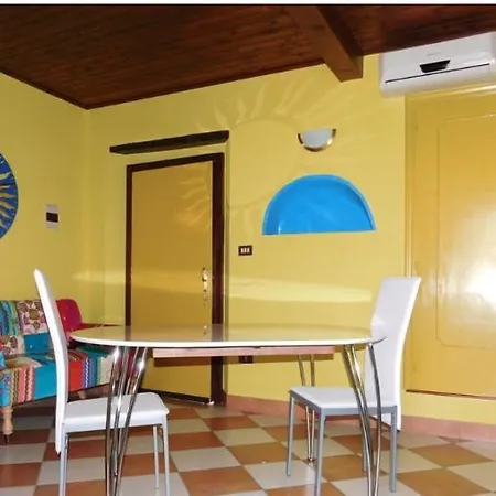 Daire Mini-Hotel Universum G