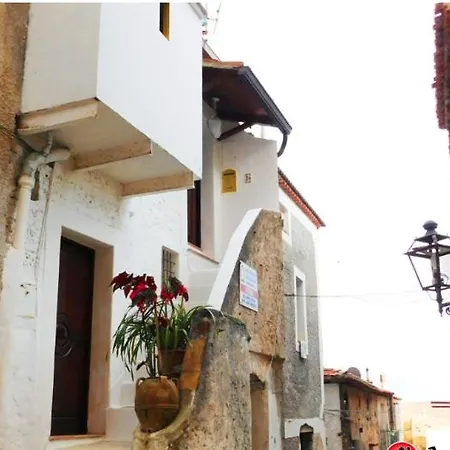 Mini-Hotel Universum G Daire Scalea